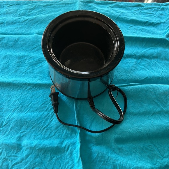 Mini Hamilton beach crockpot - Picture 3 of 4